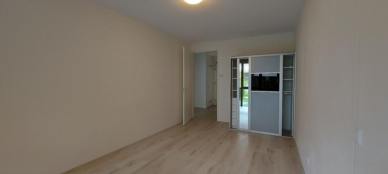 Southwest-facing terrace in Brielle - Image 8