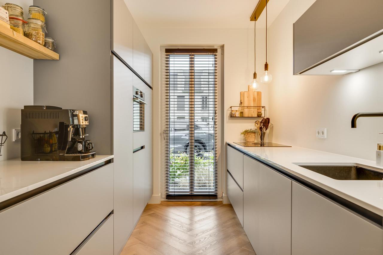 121 m² home with garden and parking - Image 12