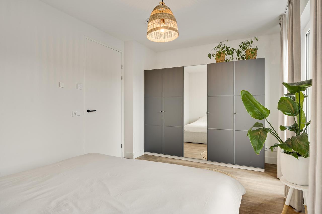 121 m² home with garden and parking - Image 16
