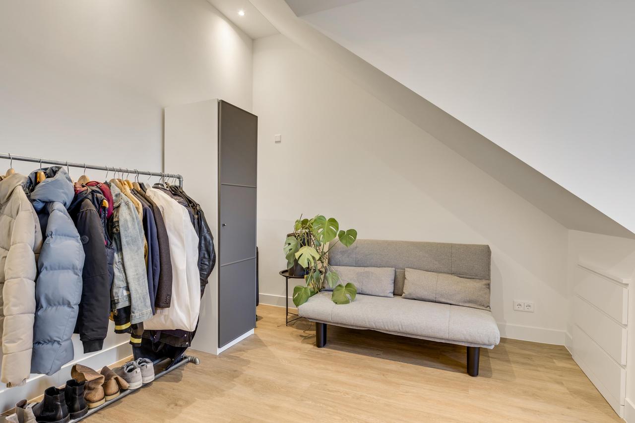 121 m² home with garden and parking - Image 23