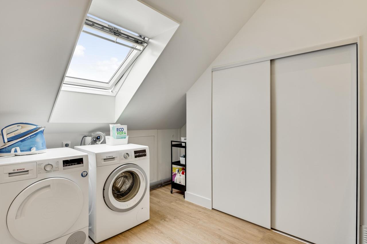 121 m² home with garden and parking - Image 24