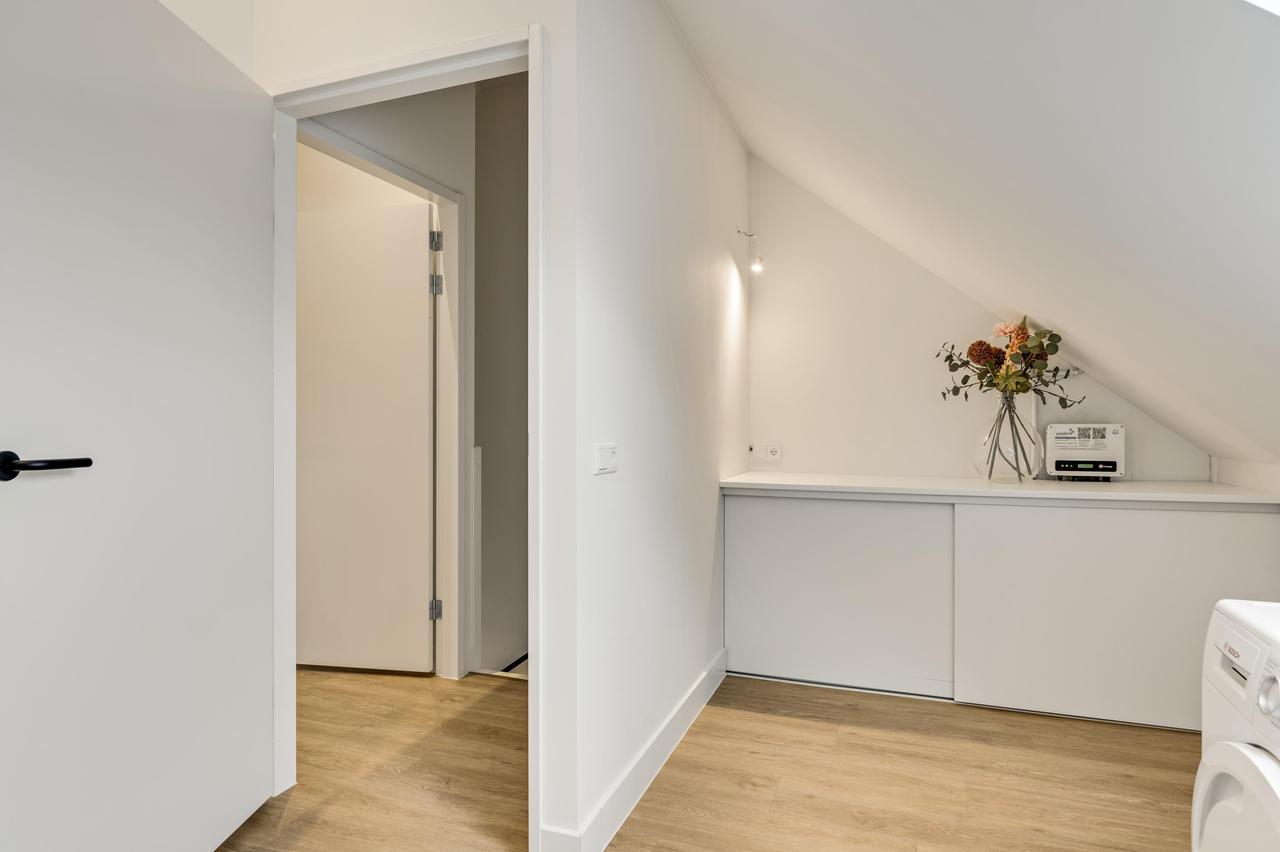 121 m² home with garden and parking - Image 25