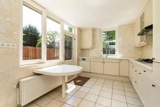 4-Bedroom Family Home in Wassenaar - Image 9