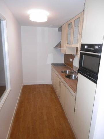 98 m² apartment with 3 bedrooms - Image 4