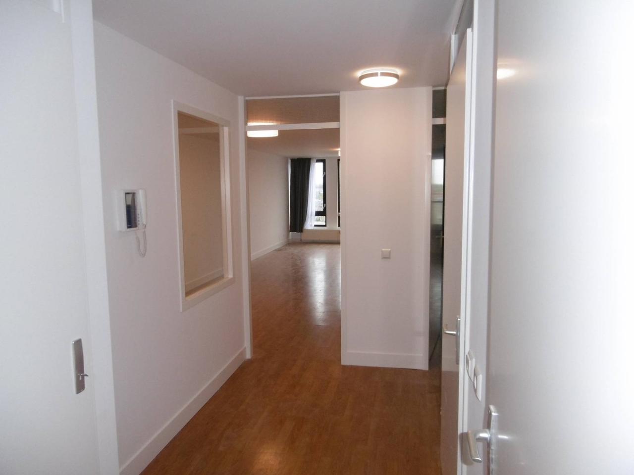 98 m² apartment with 3 bedrooms - Image 8