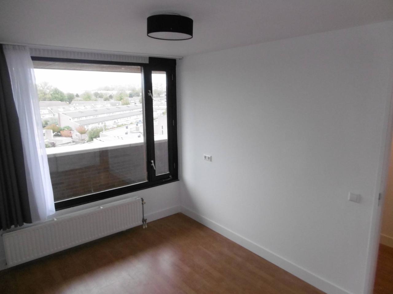 98 m² apartment with 3 bedrooms - Image 13