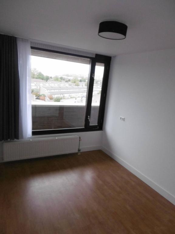 98 m² apartment with 3 bedrooms - Image 14