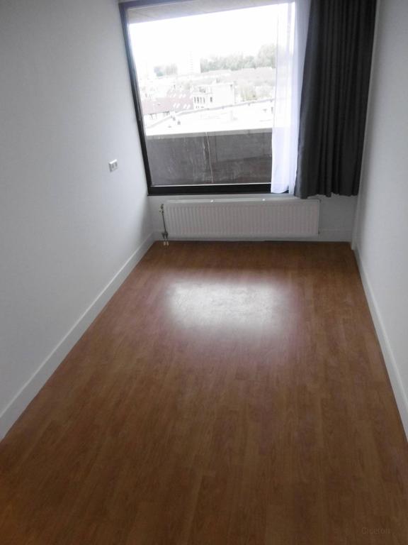 98 m² apartment with 3 bedrooms - Image 15