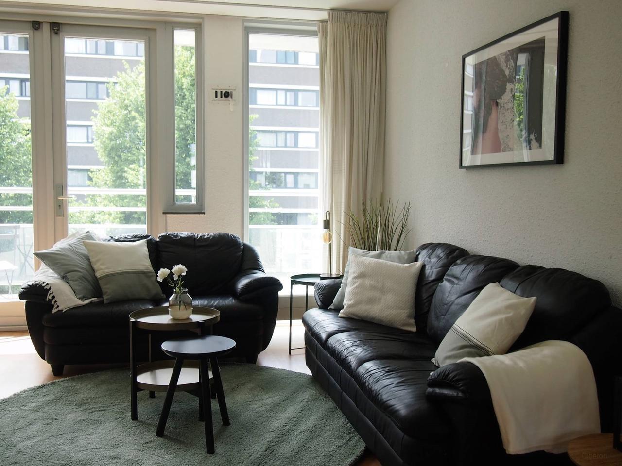 3-Bedroom Apartment with Parking - Image 6