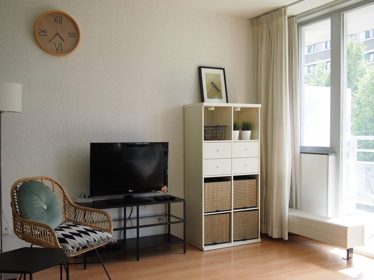 3-Bedroom Apartment with Parking - Image 7