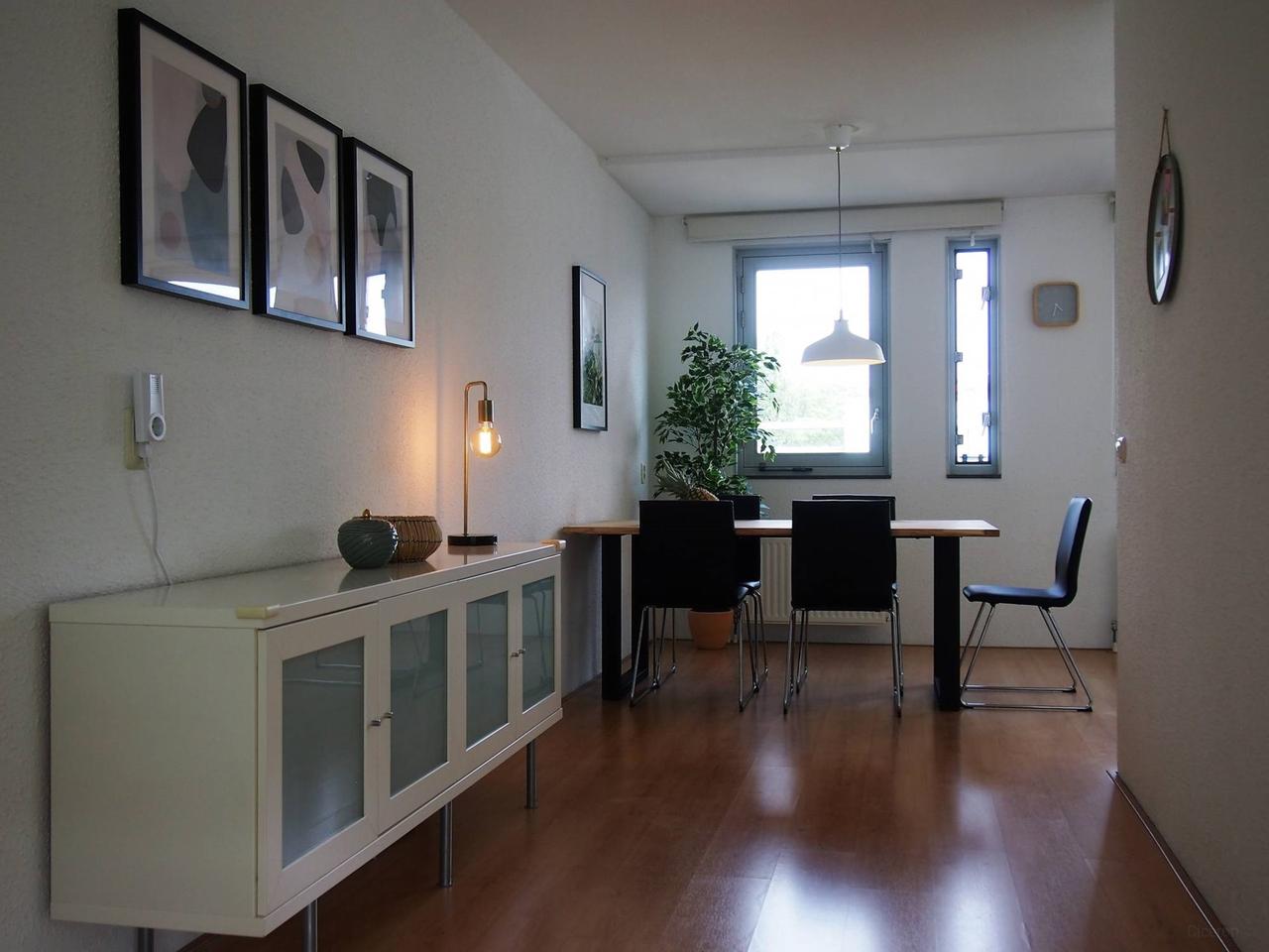 3-Bedroom Apartment with Parking - Image 9