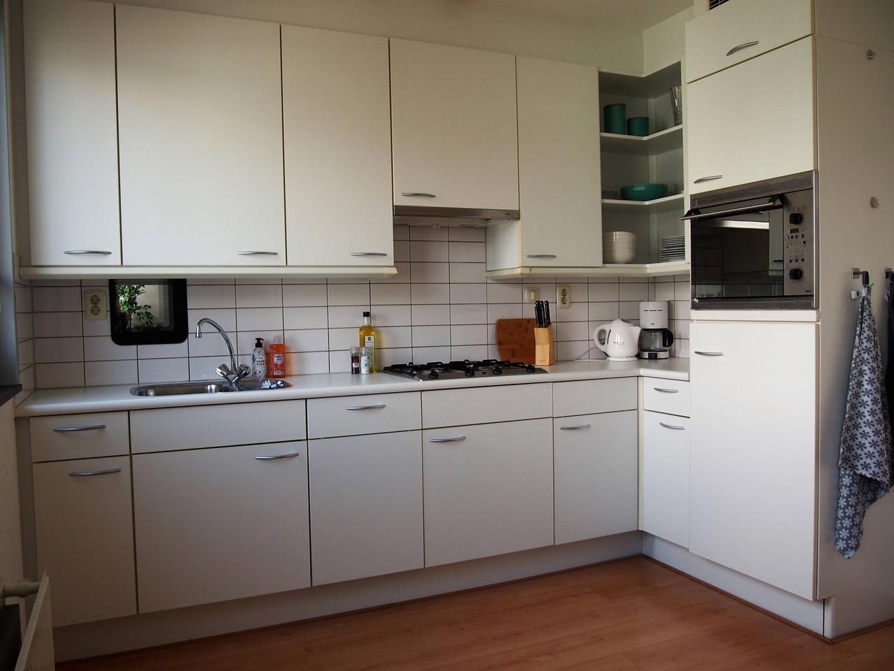 3-Bedroom Apartment with Parking - Image 10