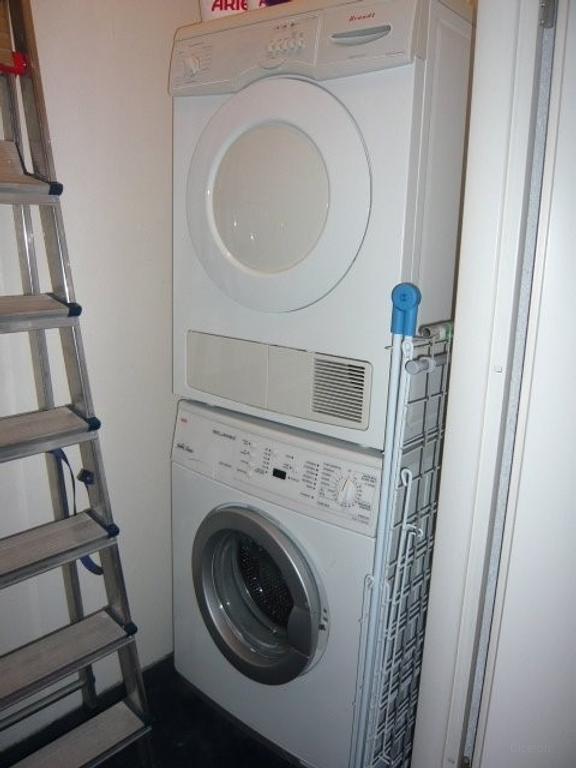3-Bedroom Apartment with Parking - Image 11