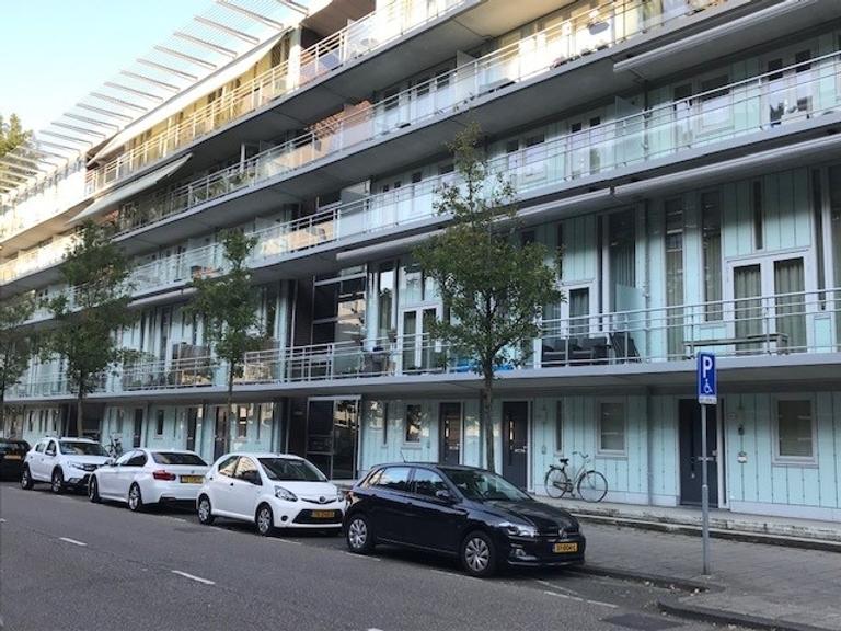 3-Bedroom Apartment with Parking - Image 21