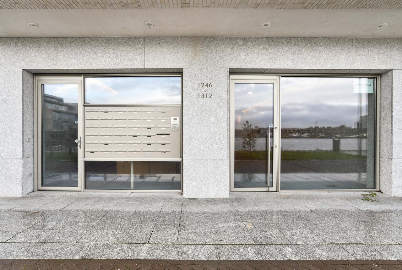 91 m² appartement met balkon in Oostelijk Havengebied - Afbeelding 2