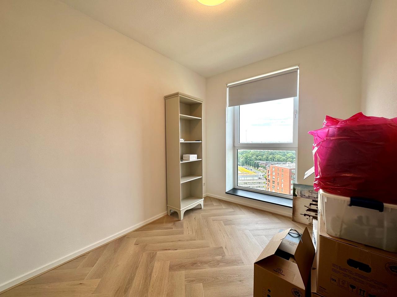 99 m² apartment with views in Leyenburg - Image 15