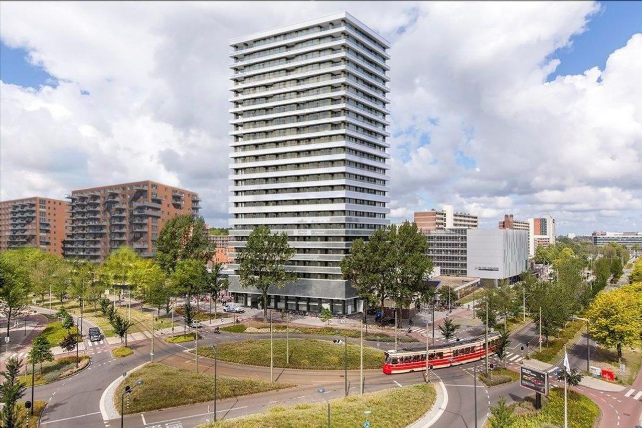 88 m² apartment with 2 bedrooms - Image 1