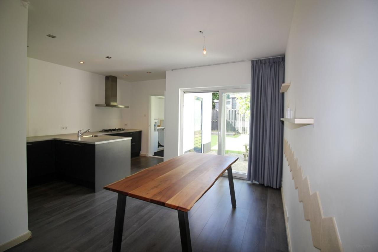 Furnished Mid-Terraced House with Garden in Hilversum - Image 6