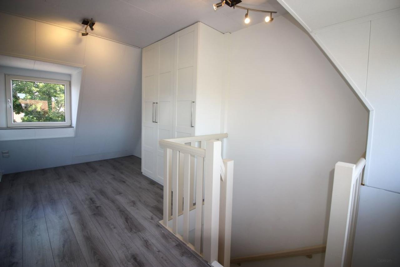 Furnished Mid-Terraced House with Garden in Hilversum - Image 14