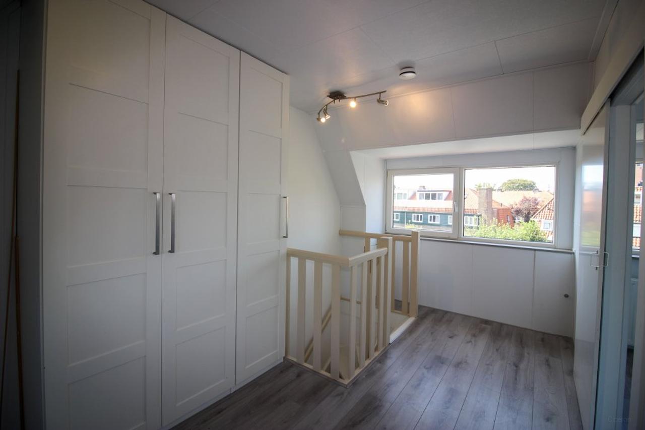 Furnished Mid-Terraced House with Garden in Hilversum - Image 15