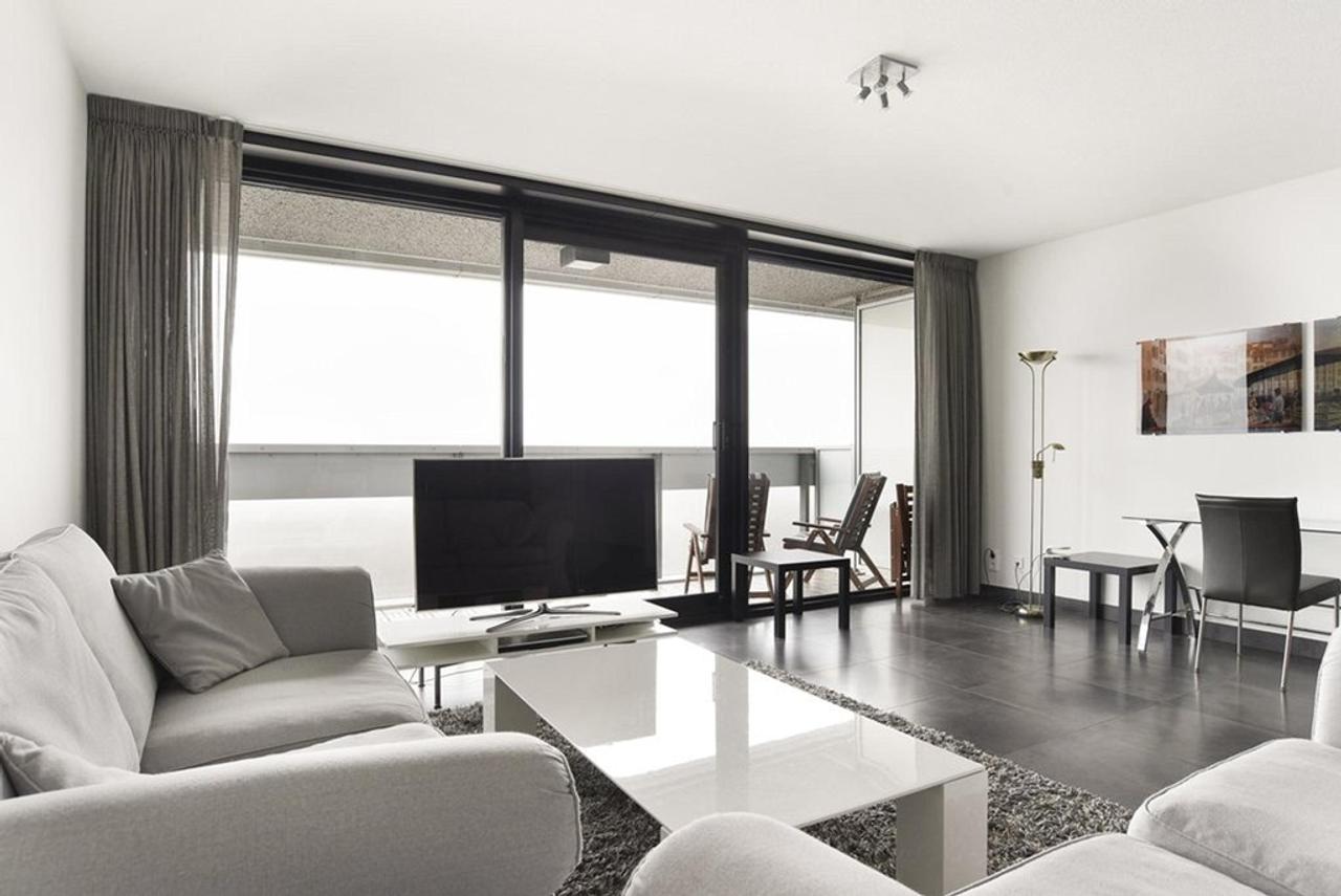 125 m² Corner Apartment with Views in The Hague - Image 1