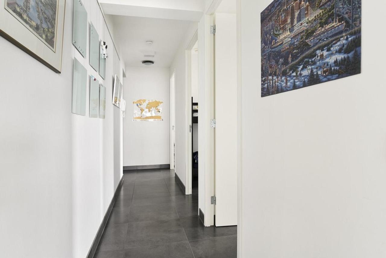 125 m² Corner Apartment with Views in The Hague - Image 2