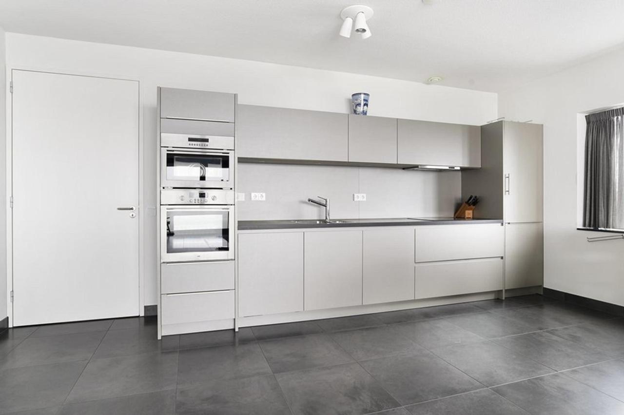 125 m² Corner Apartment with Views in The Hague - Image 9