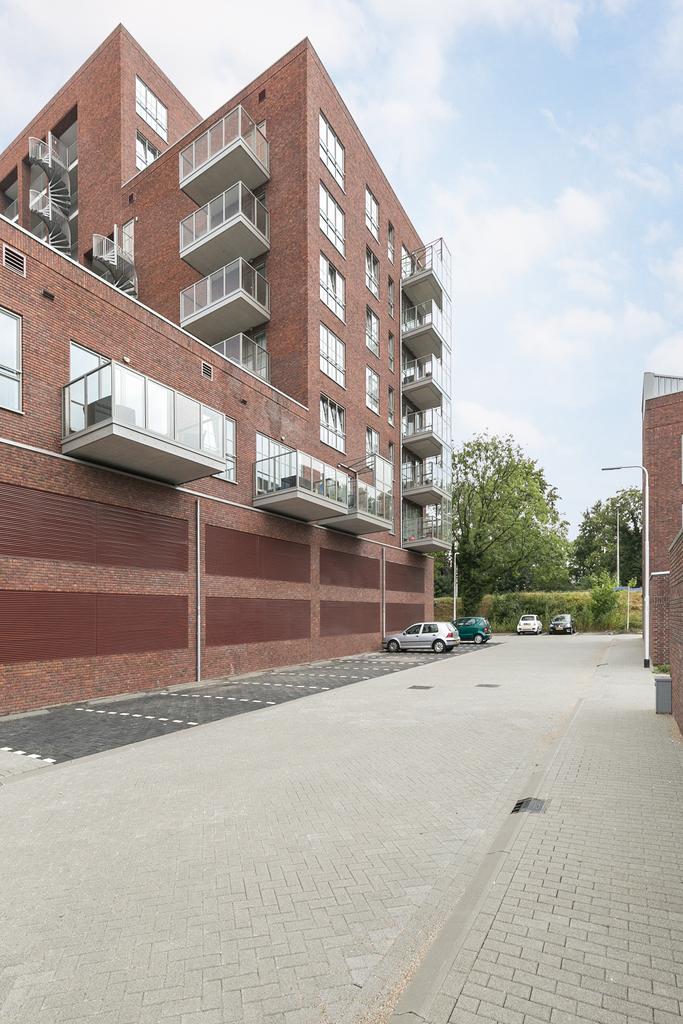 Gelijkvloers appartement met terras in Tilburg - Afbeelding 2