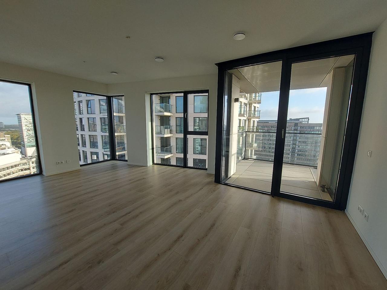 78 m² apartment on the 22nd floor - Image 3