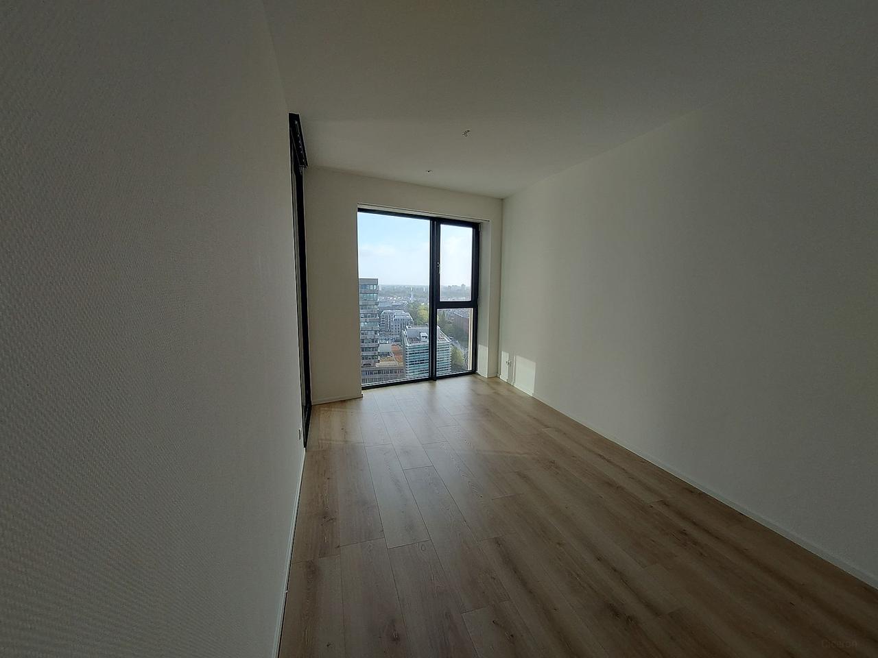 78 m² apartment on the 22nd floor - Image 5
