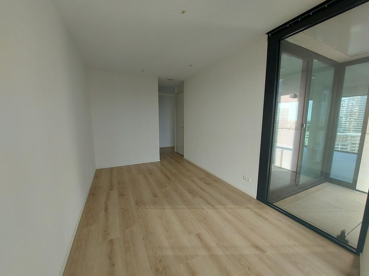 78 m² apartment on the 22nd floor - Image 6