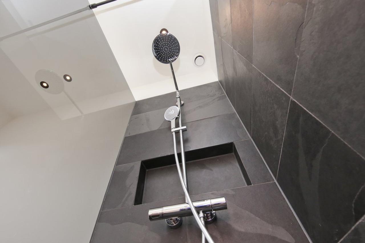 Gemeubileerd 3-slaapkamerappartement aan de gracht - Afbeelding 23