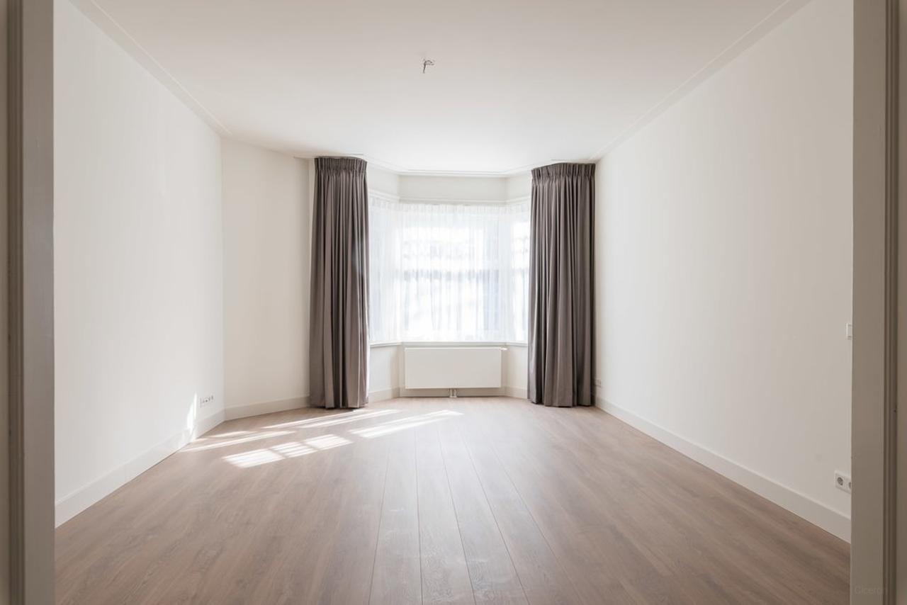 120 m² apartment with balcony in Apollobuurt - Image 2