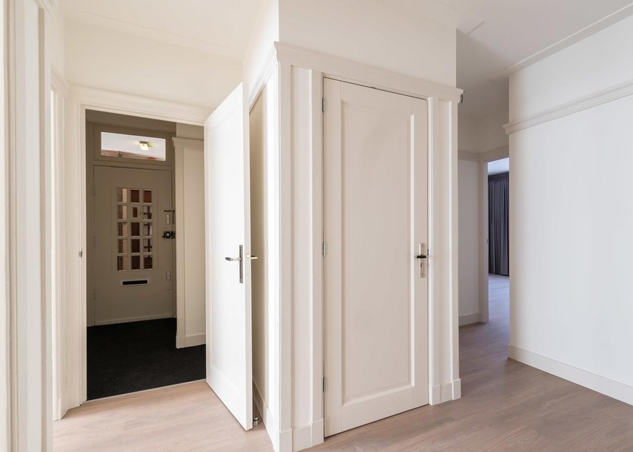 120 m² apartment with balcony in Apollobuurt - Image 7