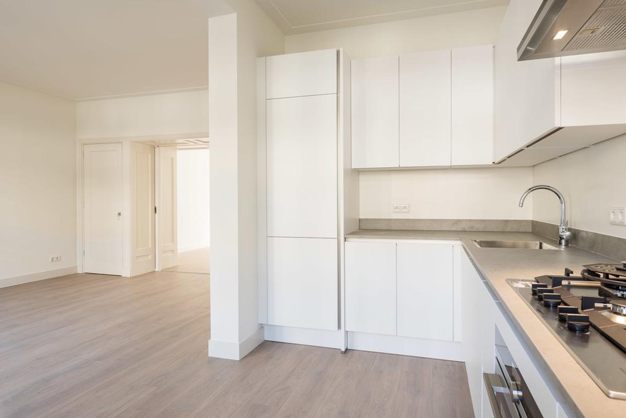 120 m² apartment with balcony in Apollobuurt - Image 12