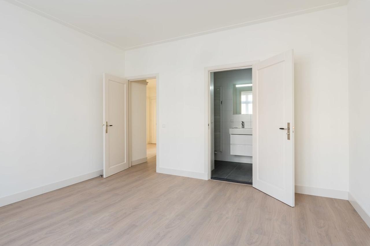 120 m² apartment with balcony in Apollobuurt - Image 17