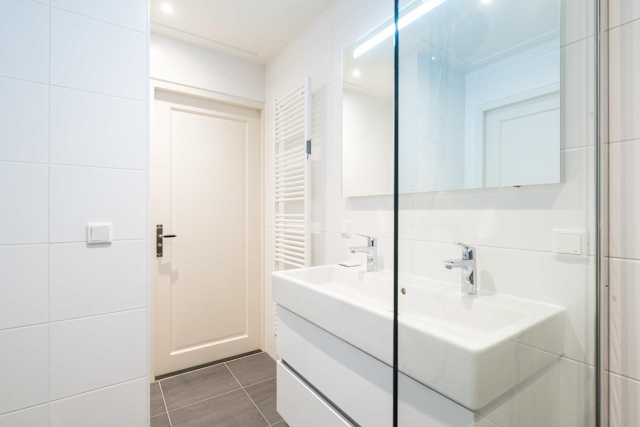 120 m² apartment with balcony in Apollobuurt - Image 18