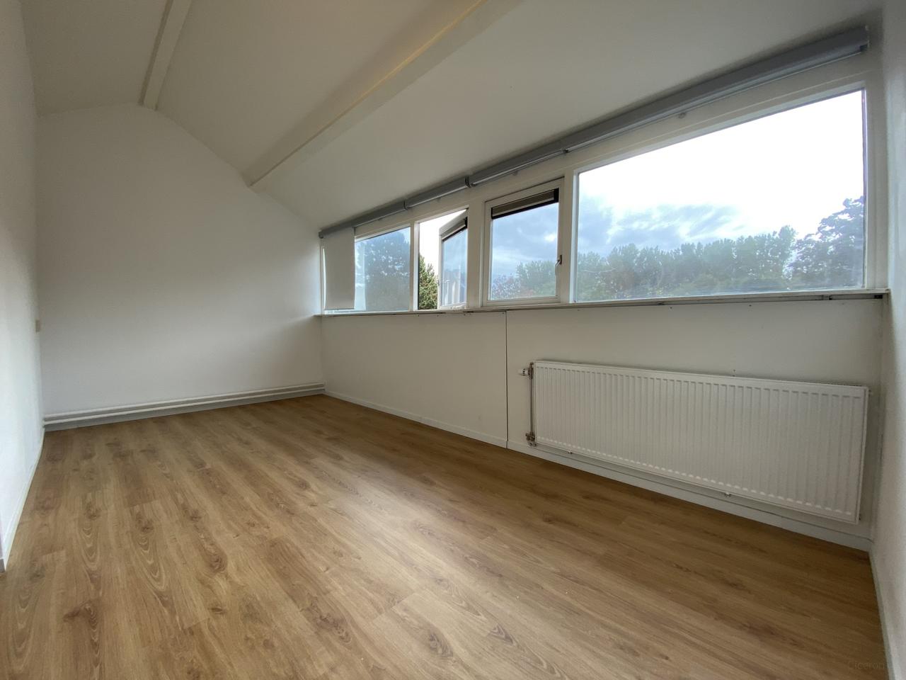 Direct beschikbaar: huis met 4 slaapkamers - Afbeelding 25
