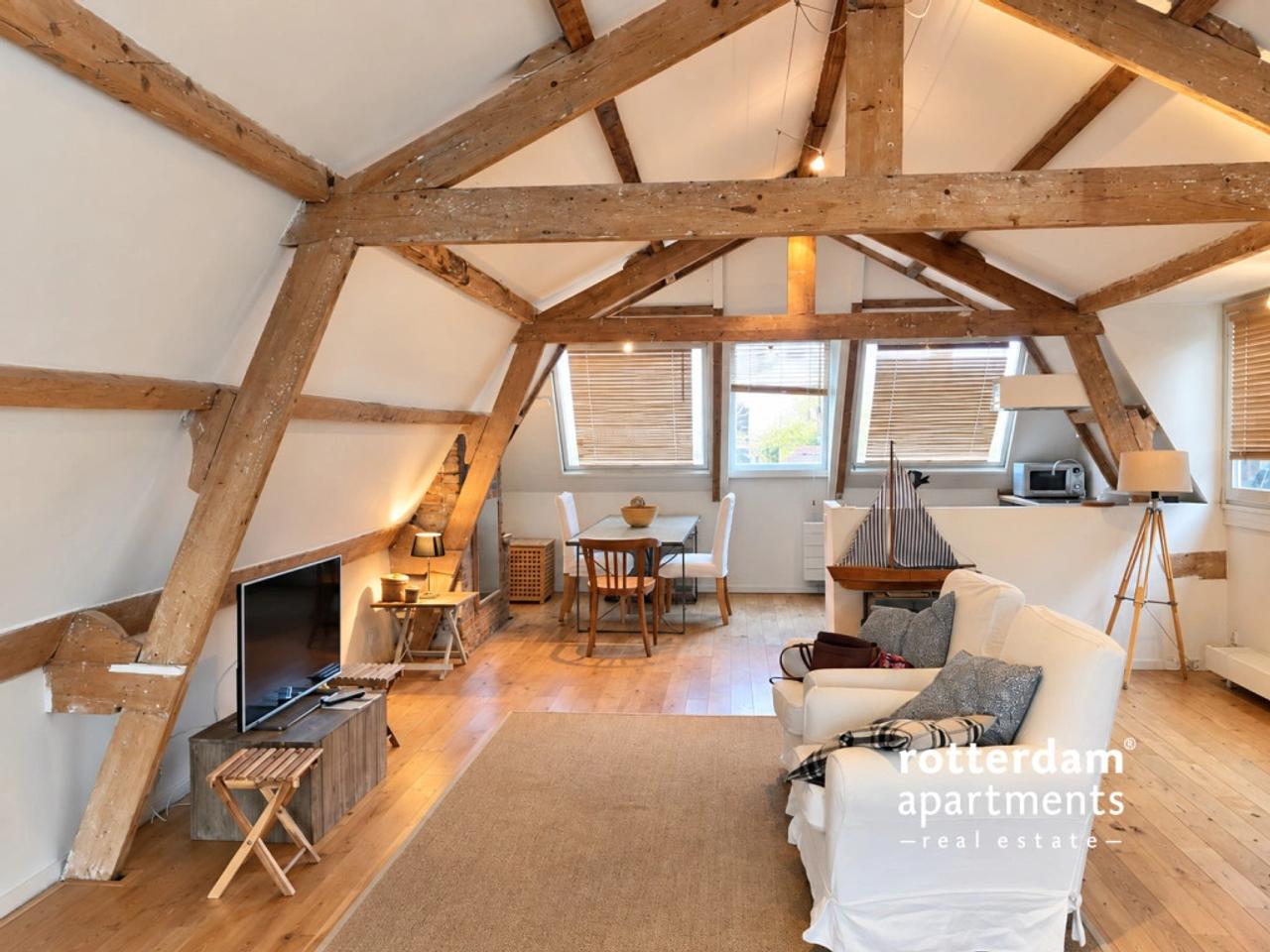 Furnished loft with balcony in Kralingen - Image 1