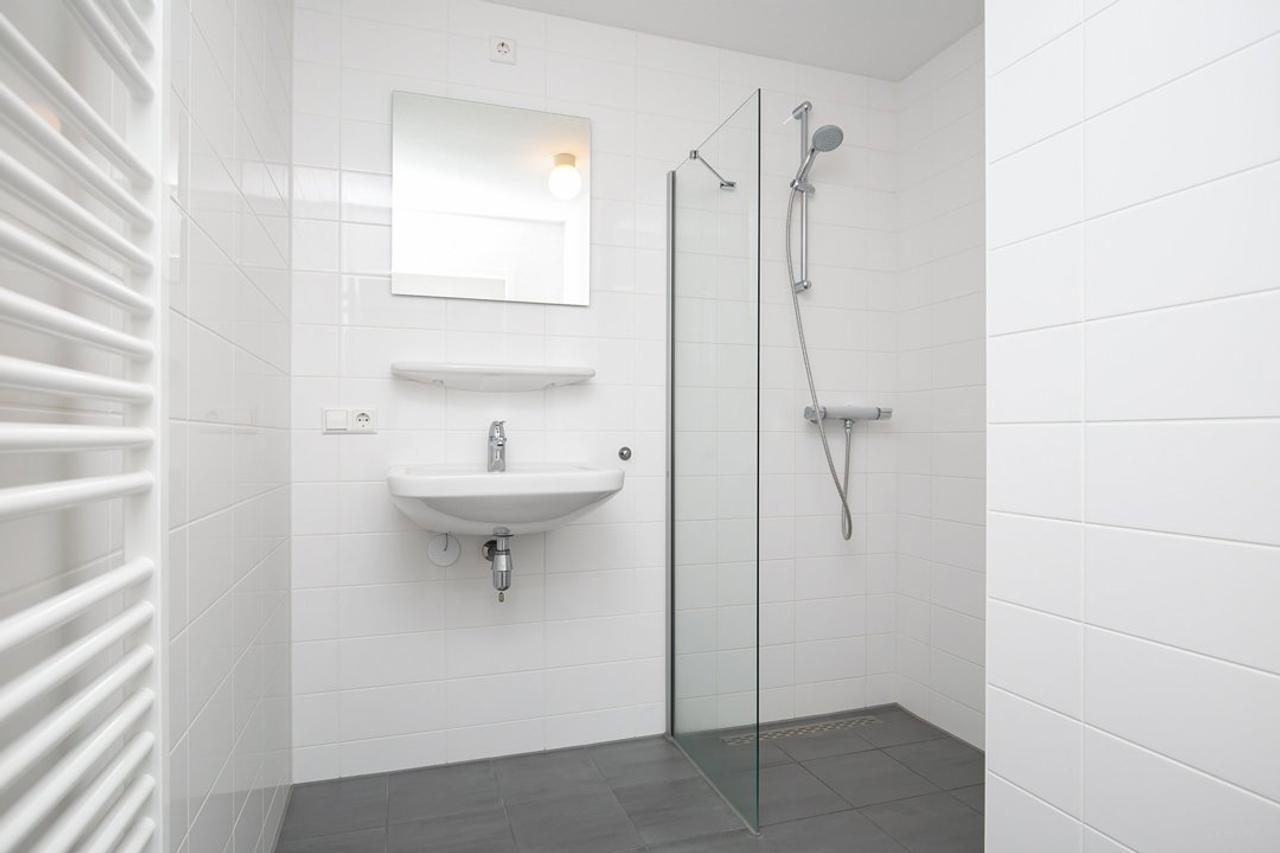 2-Bedroom Corner Apartment on the Zuidas - Image 8