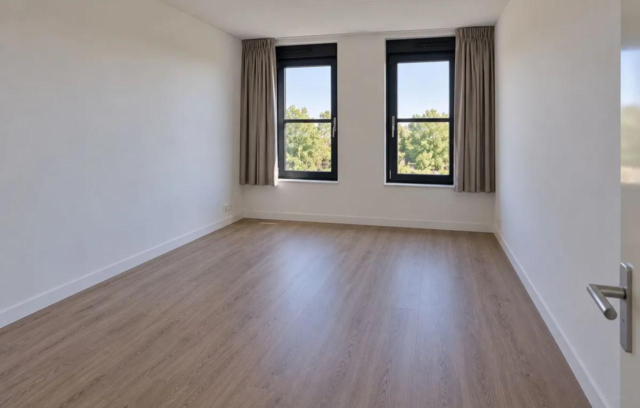 A+++ Rental Home with 4 Bedrooms in Dordrecht - Image 8