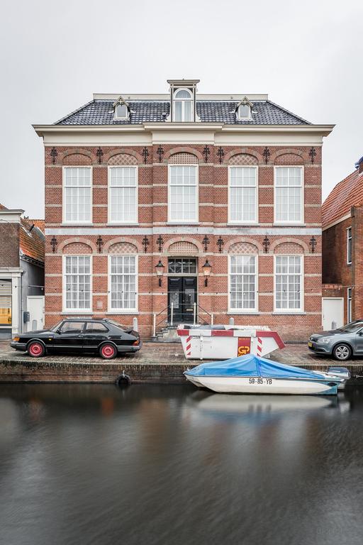 Waterside Apartment with Parking - Image 16