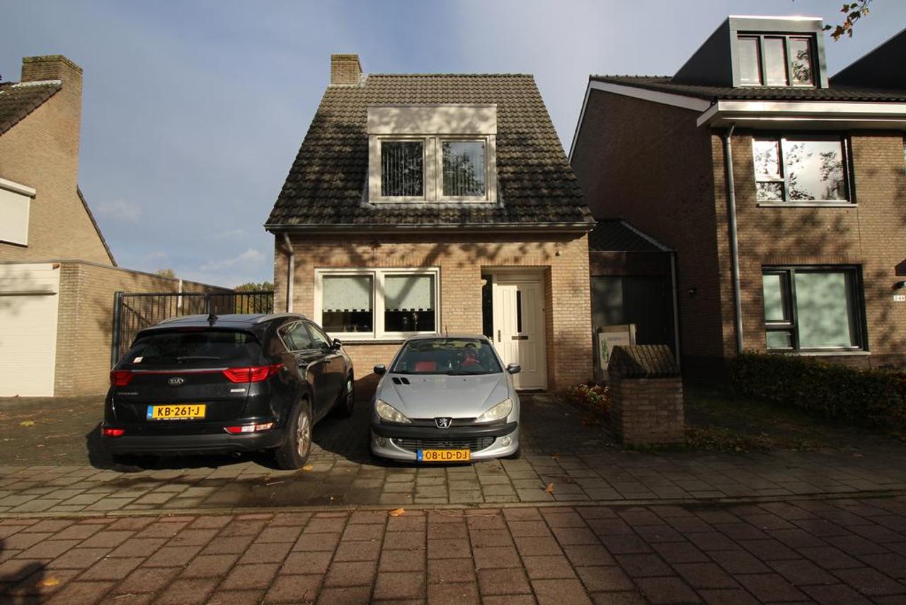 Grote hoekwoning met serre in Acht - Afbeelding 2