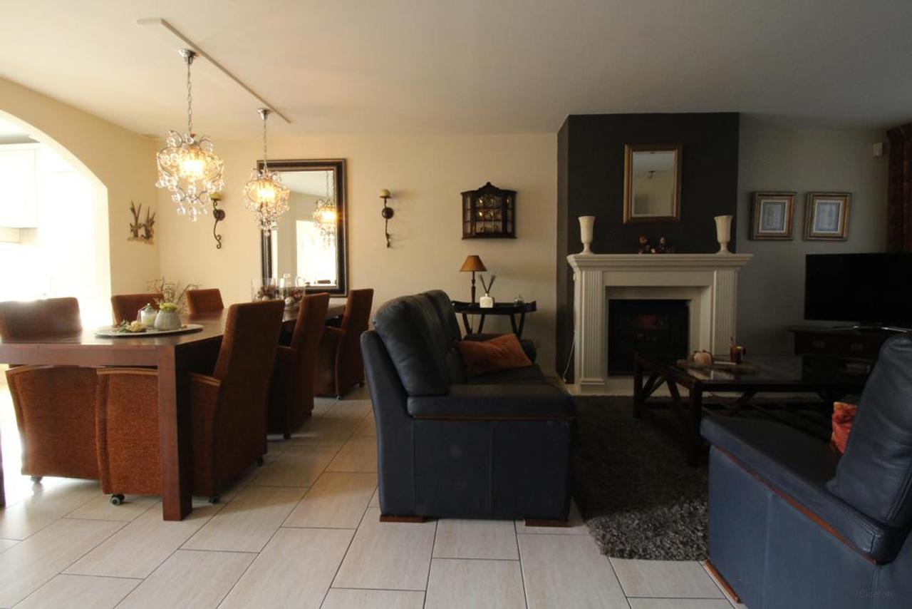 Grote hoekwoning met serre in Acht - Afbeelding 12