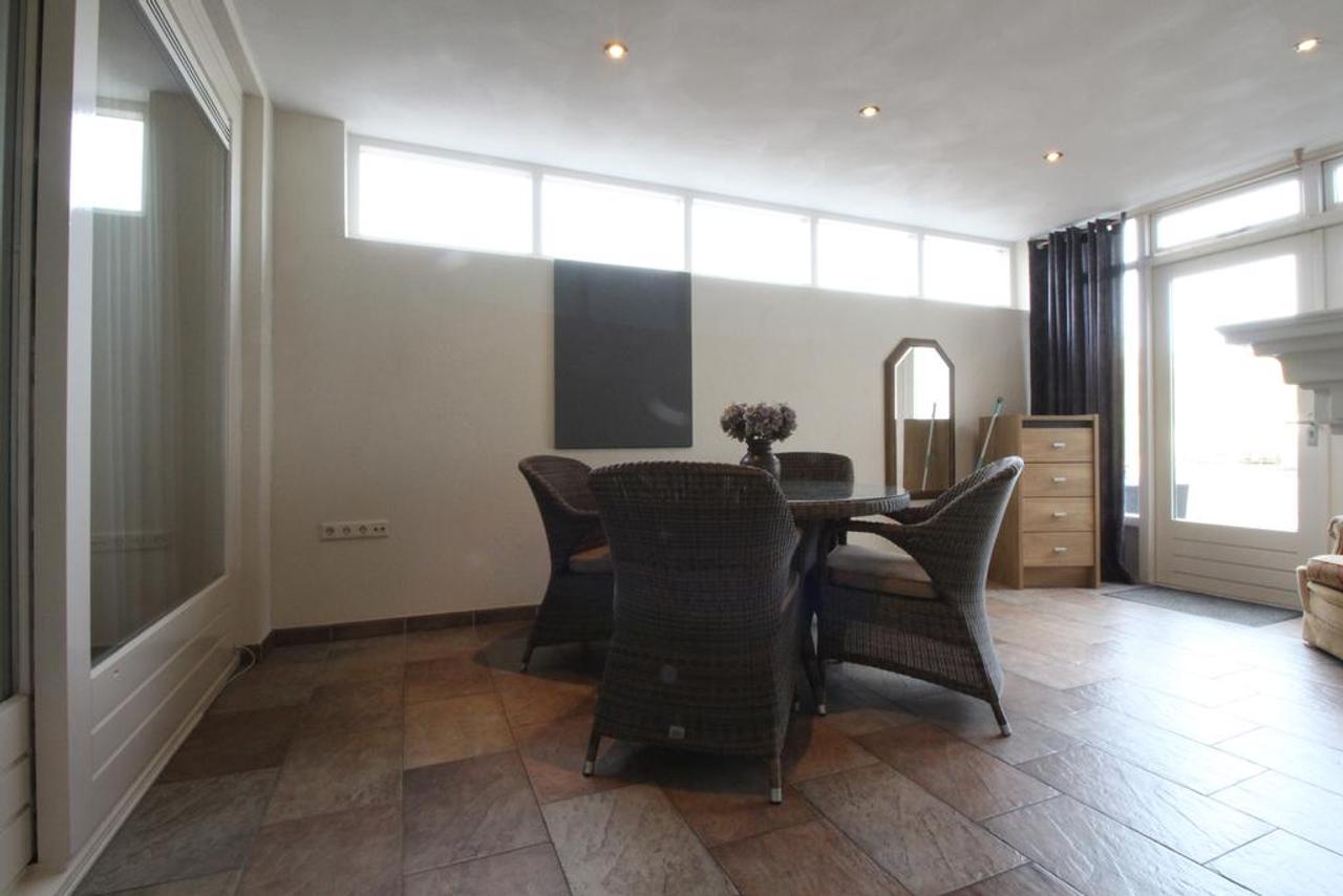 Grote hoekwoning met serre in Acht - Afbeelding 14