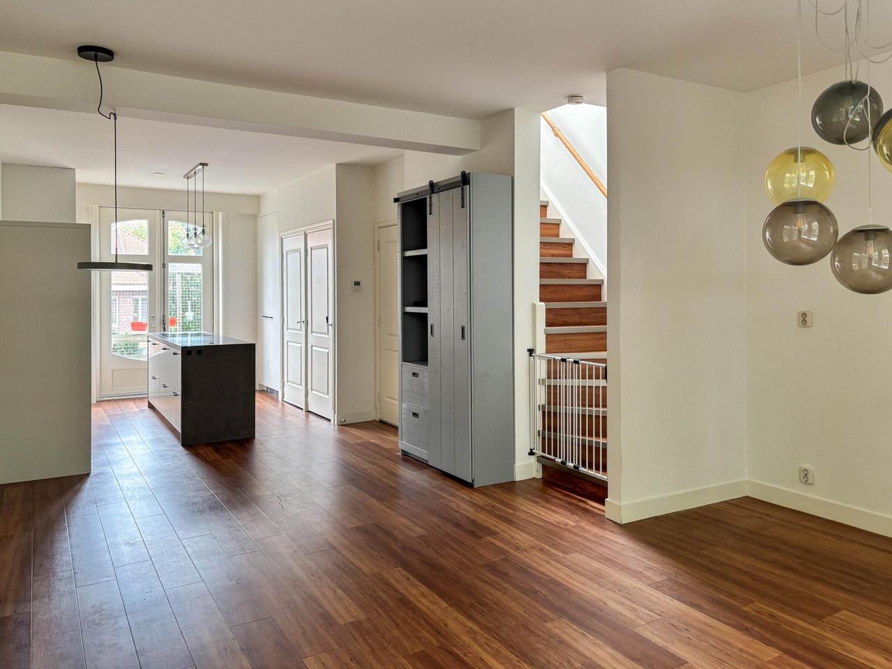 Gemeubileerd 3-kamerappartement met balkon - Afbeelding 6