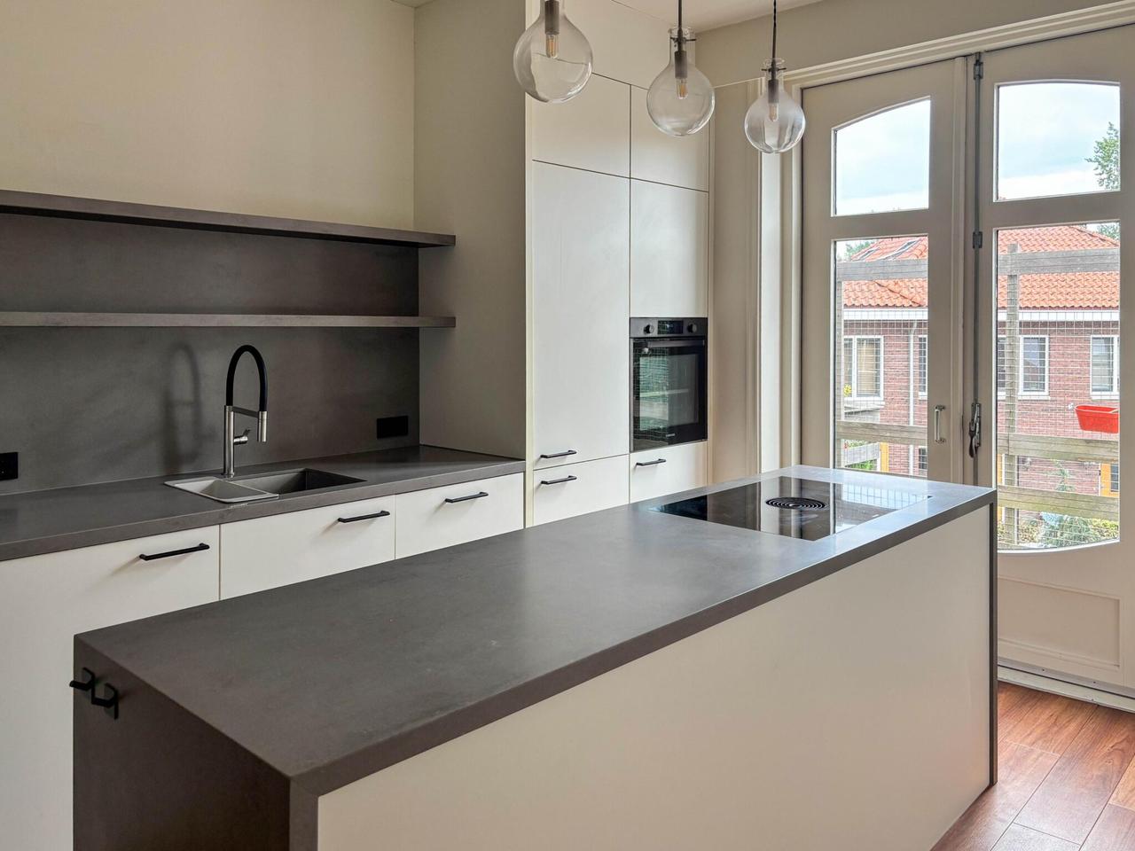 Gemeubileerd 3-kamerappartement met balkon - Afbeelding 10