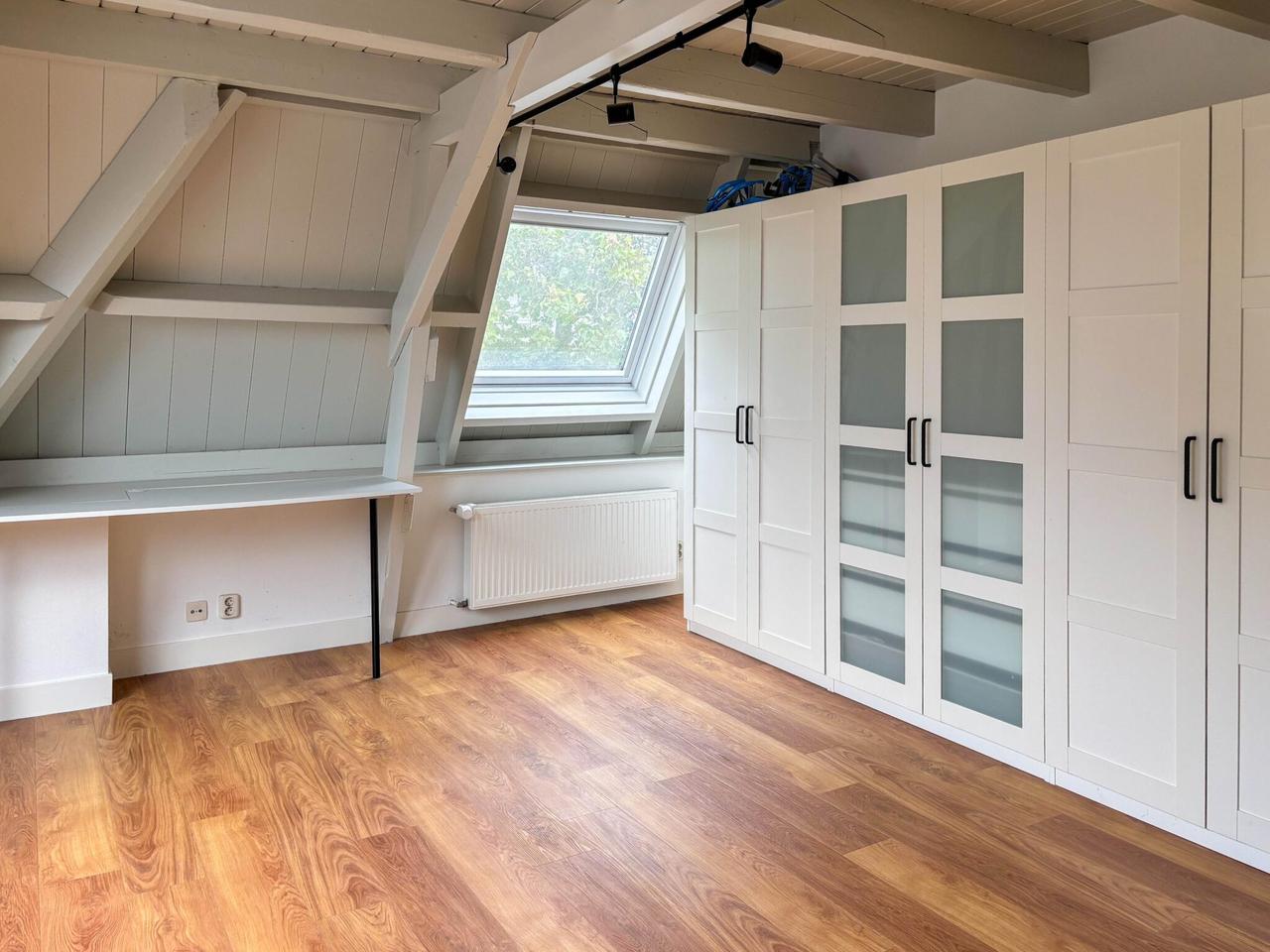 Gemeubileerd 3-kamerappartement met balkon - Afbeelding 11
