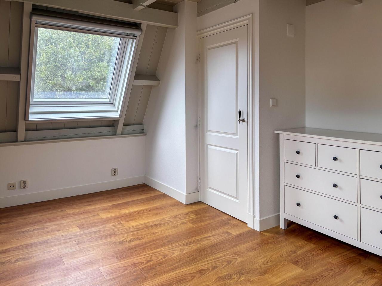 Gemeubileerd 3-kamerappartement met balkon - Afbeelding 18
