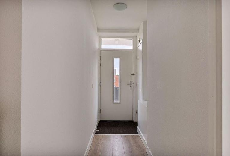 4-Bedroom Apartment with Balcony - Image 4